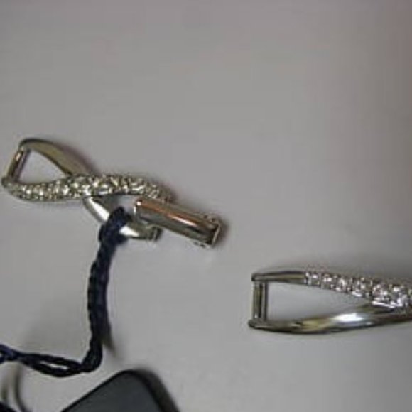 SWAROVSKI TWIST FIGURE EIGHT BRACELET - Picture 4 of 5